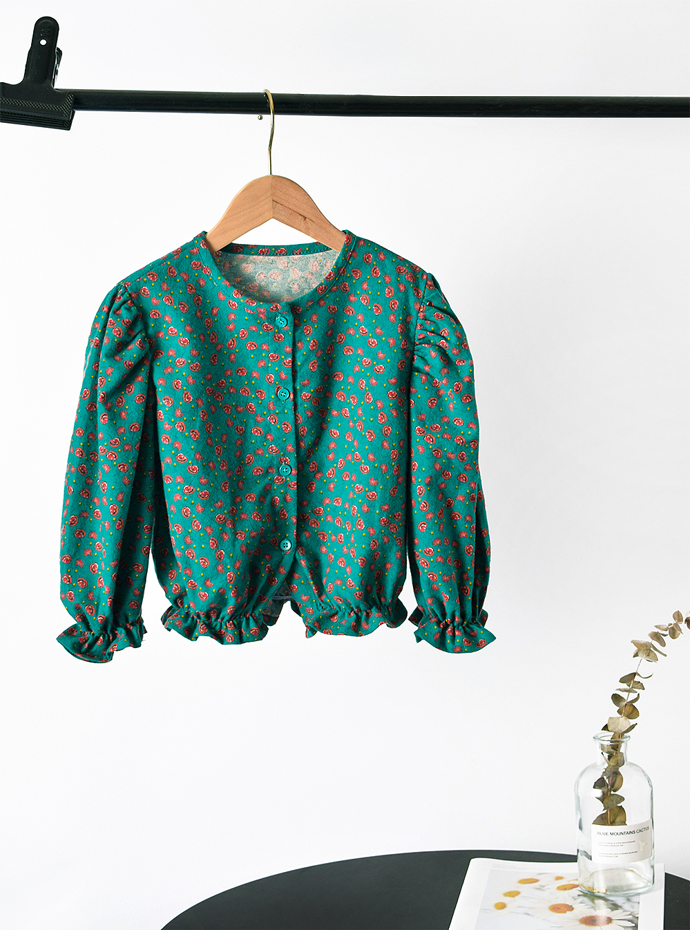 一组童装服饰室内拍摄（图ZMjY3MzQ2OTQw） - 产品摄影 - 站酷设计师寻泊原创素材 - 站酷ZCOOL