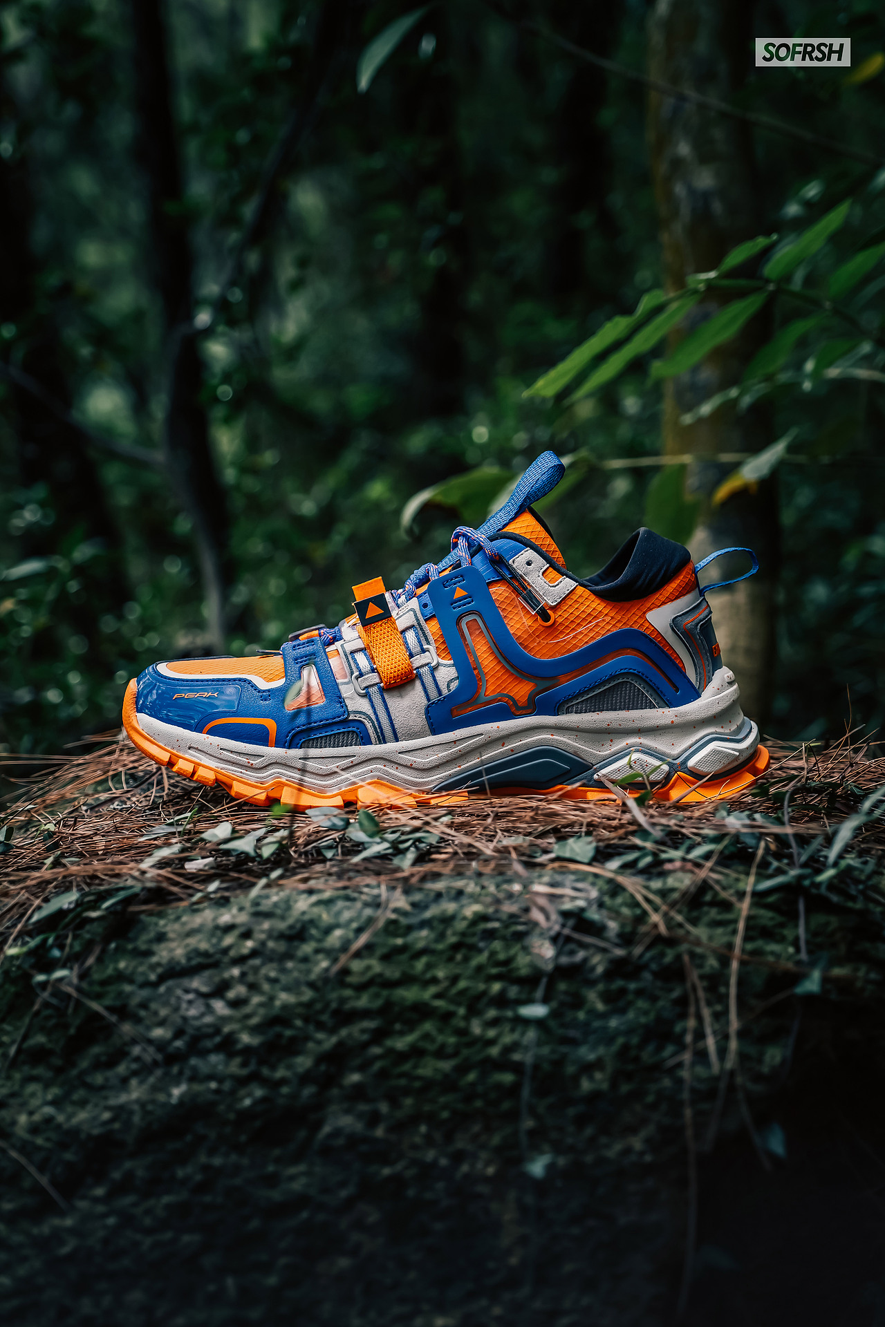 匹克“探索者”户外鞋主视觉丨SOFRSH（图ZMTkwNjExMTQw） - 修图/后期 - 站酷设计师SOFRSH创意视觉原创素材 - 站酷ZCOOL