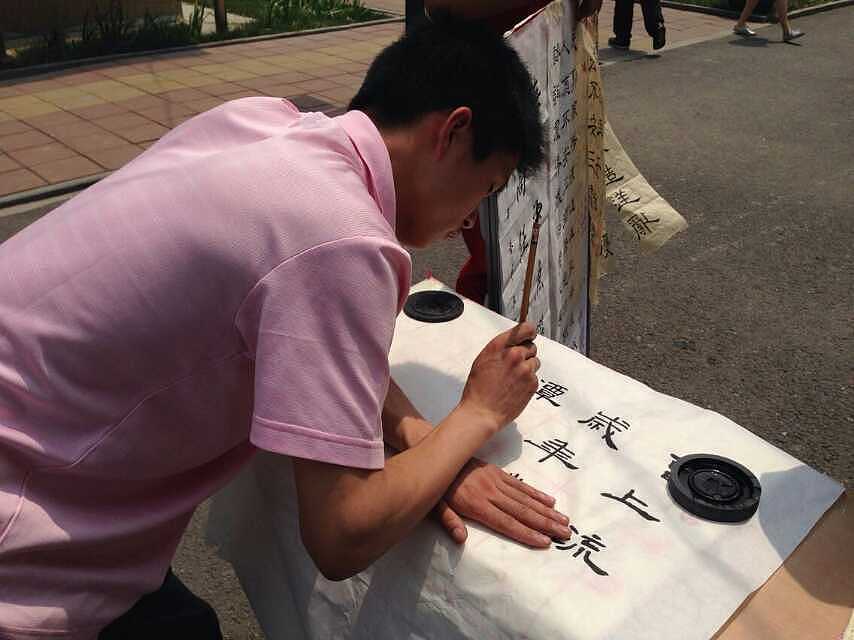 本人的作品：《安徽李辉-聋人画家》（图ZMjE4NTQ4NzA0） - 人文/纪实摄影 - 站酷设计师安徽李辉聋人画家原创素材 - 站酷ZCOOL