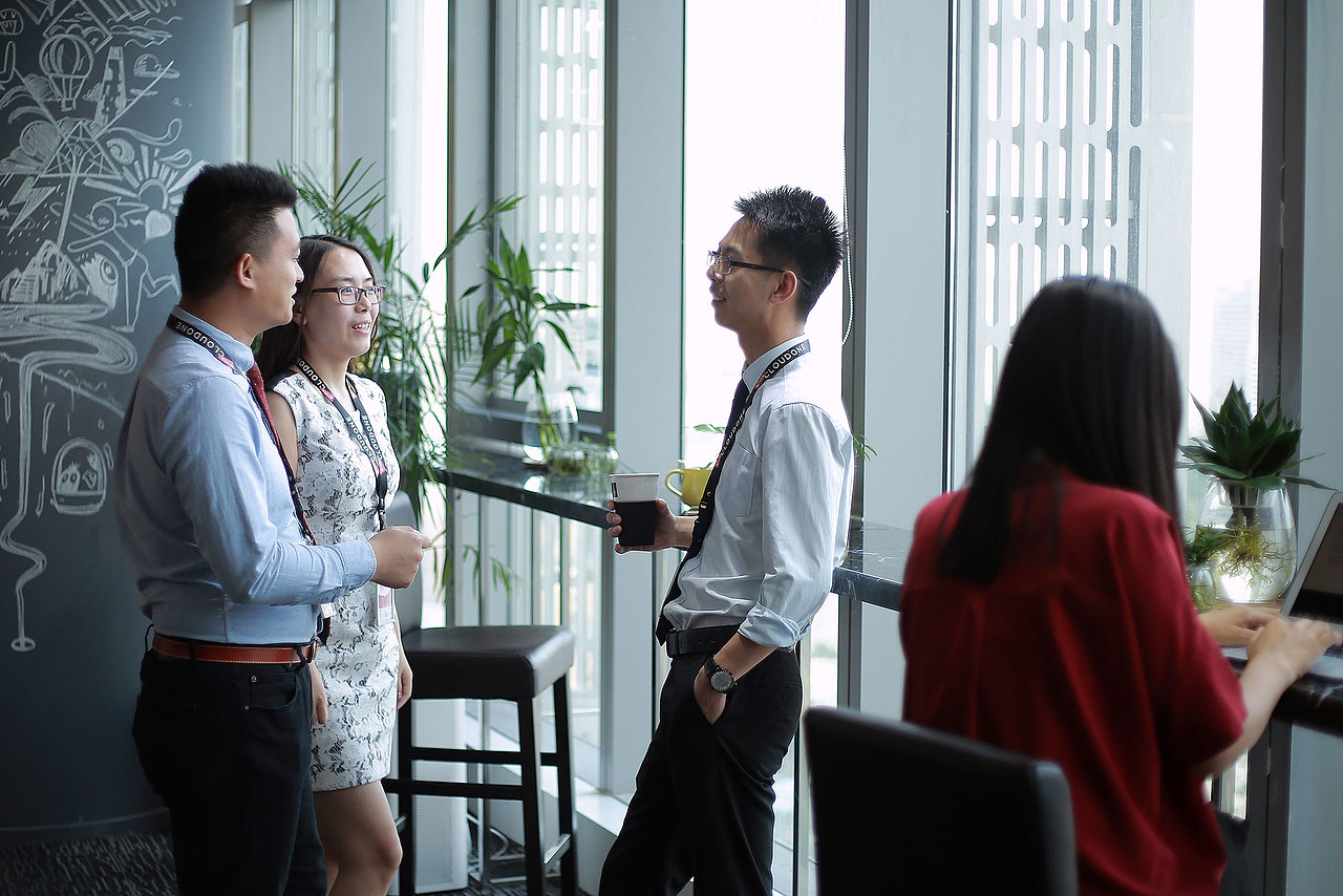 云华互动济南办公室：开放空间里的精致创意（图ZNTIwNzg5NzY=） - 家装设计 - 站酷设计师云华设计原创素材 - 站酷ZCOOL