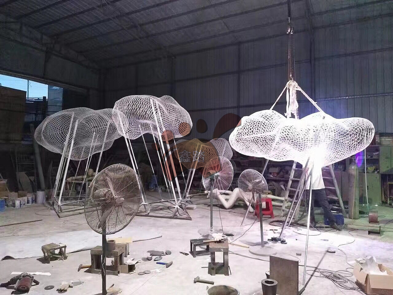 【云朵不锈钢雕塑】