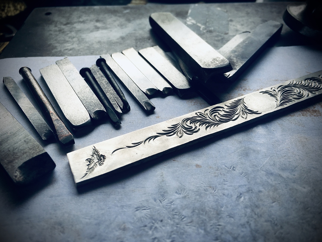 手工银饰制作 唐草手镯|手工艺|首饰设计|sa银器文化工作室 - 原创