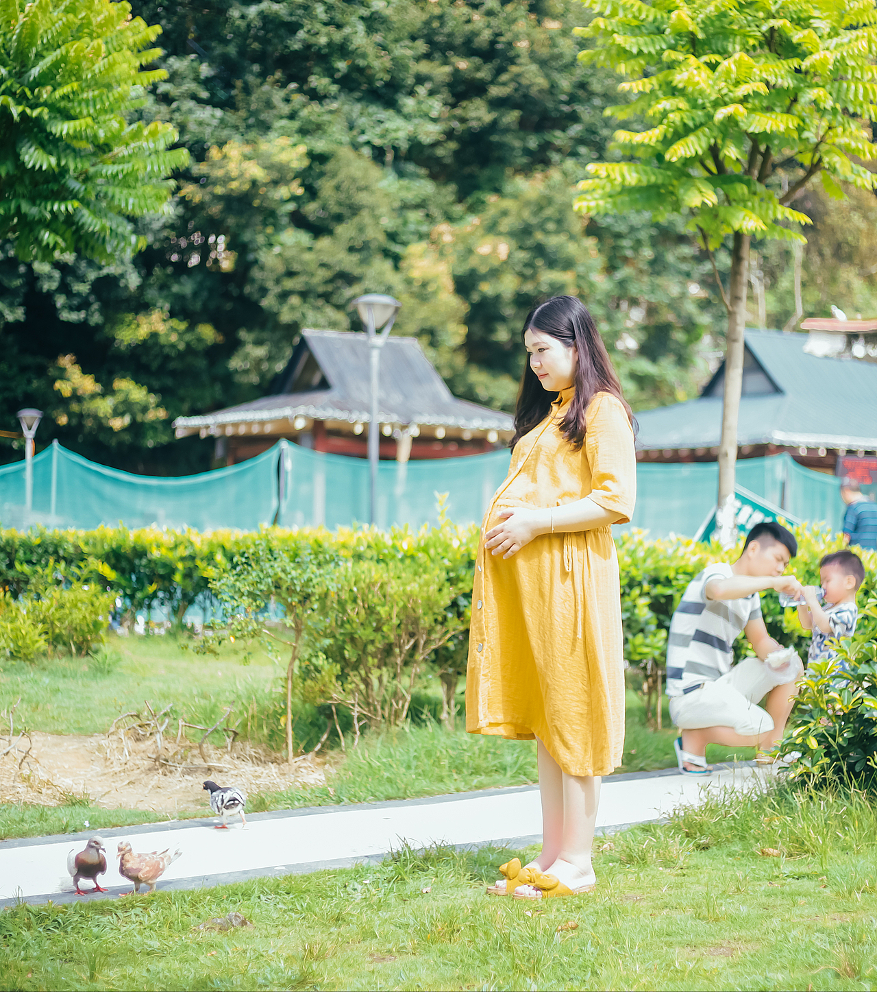 等着小手牵大手(孕妈妈写真)