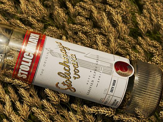 苏联红伏特加/Stalichnaya Vodka 包装效果图表现（个人主页-ZNTU0ODI4MzY=） - 包装 - 站酷设计师MidnightsSun原创素材 - 站酷ZCOOL
