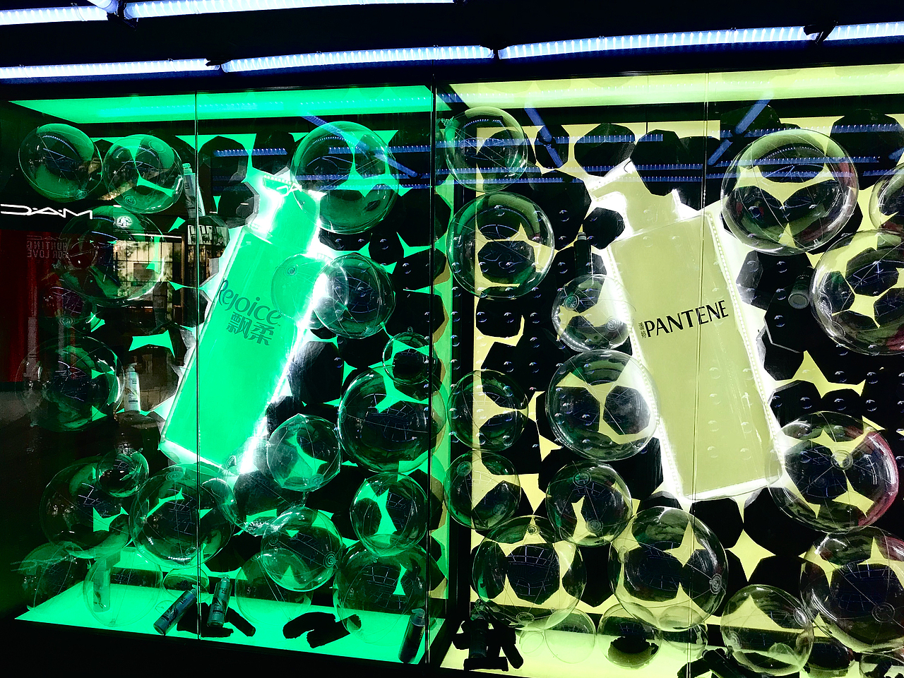 【线下快闪店】天猫×宝洁:炭黑主义,吸走油腻