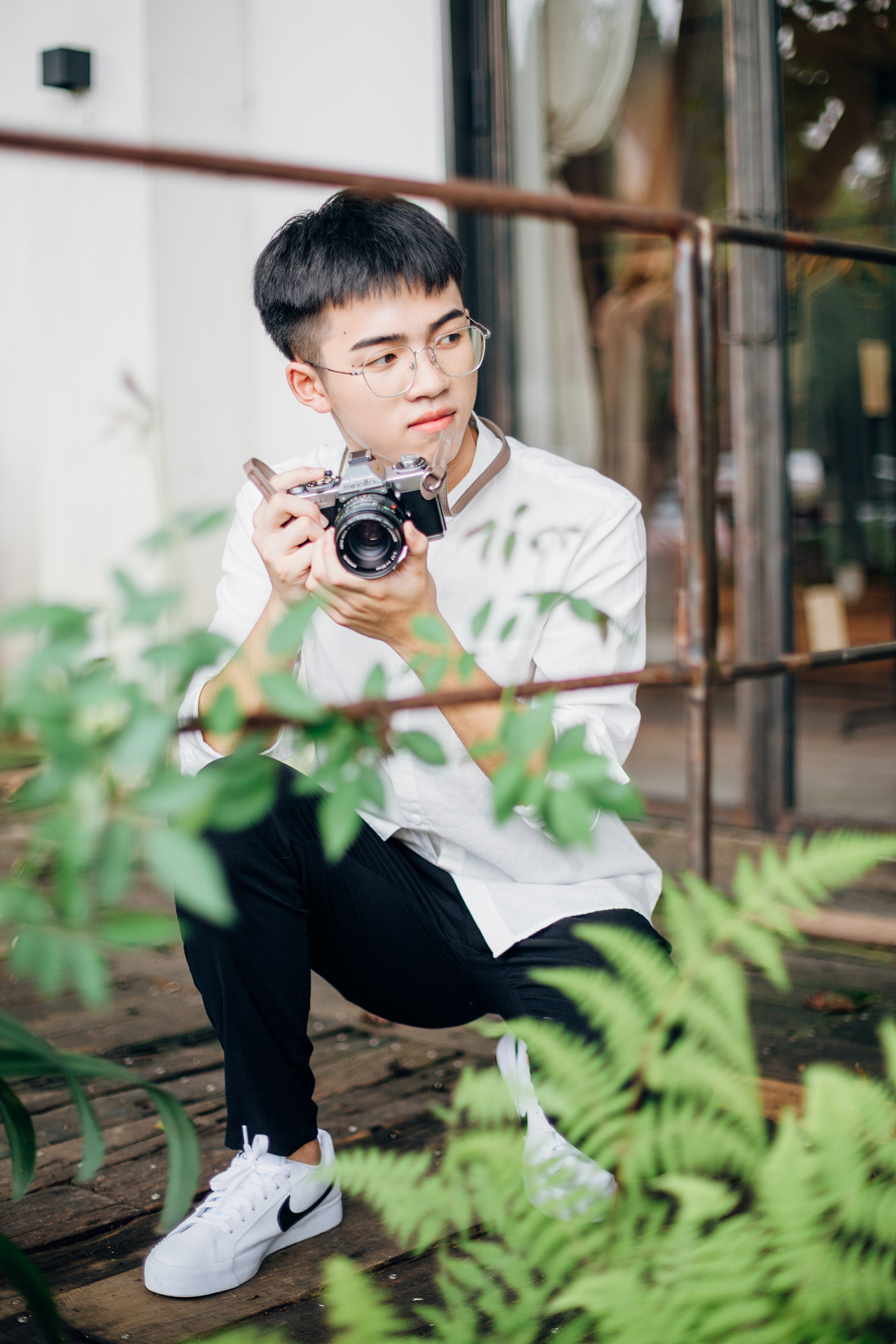 白衣飘飘的少年