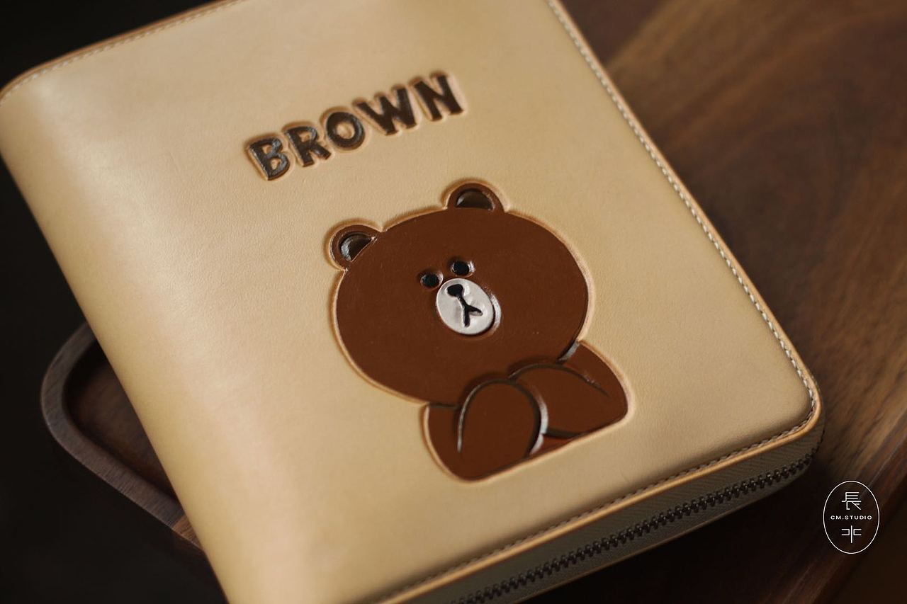 手工皮具 皮雕 布朗熊 首饰包 手拿包