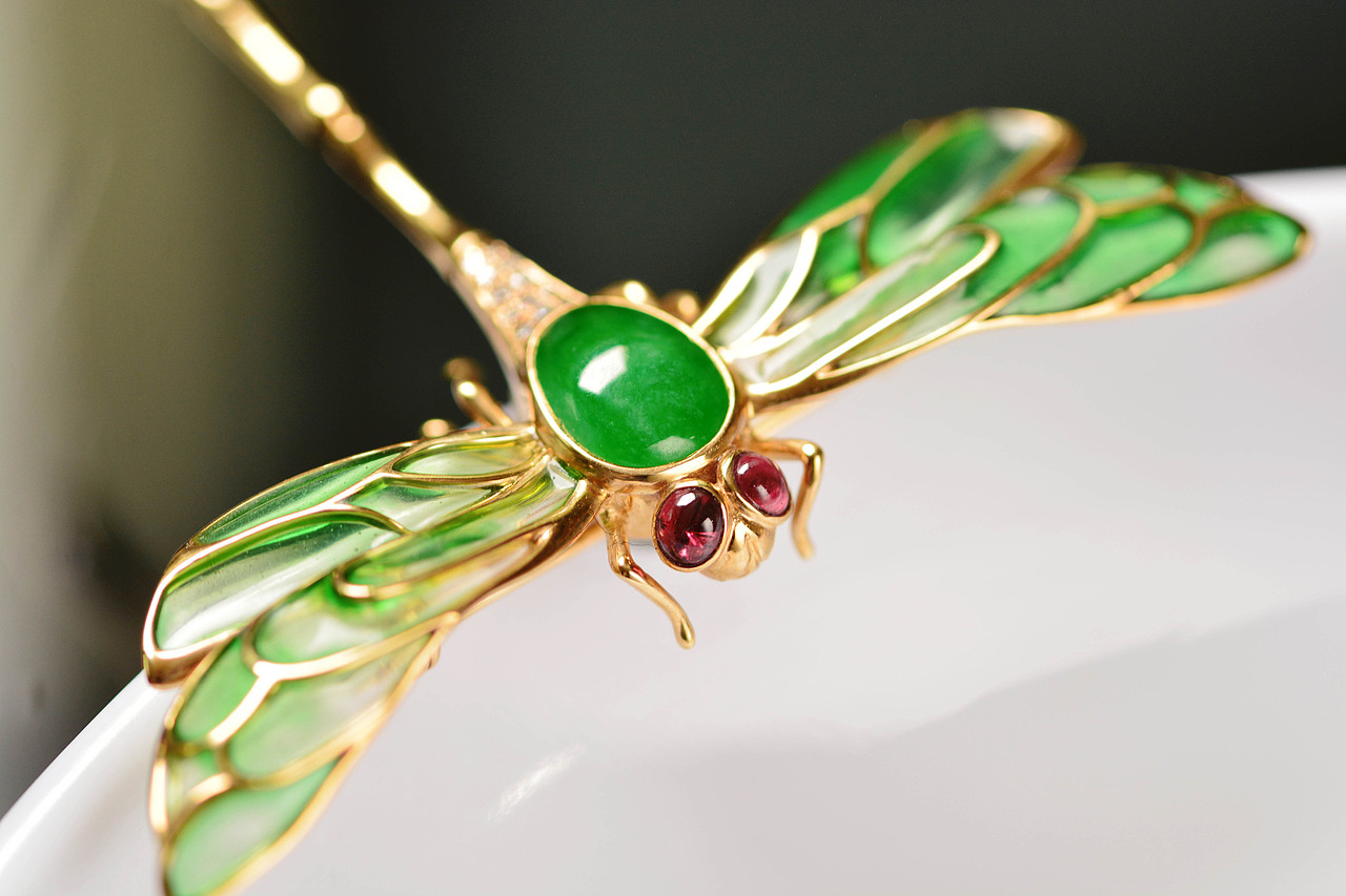 细节至上的自然主义风格蜻蜓胸针|手工艺|首饰设计|天使原创珠宝设计