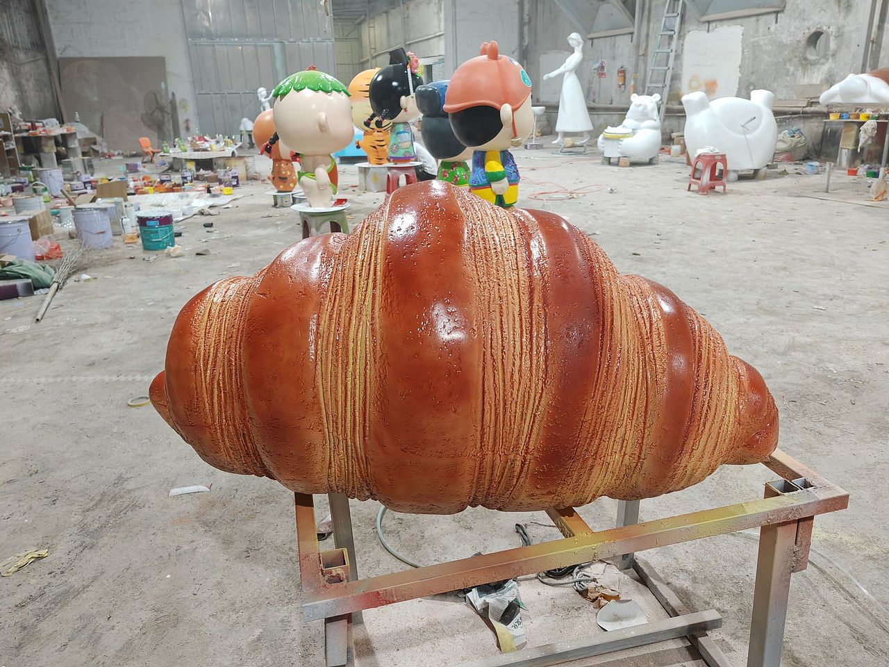 面包店装饰面包造型仿真可颂雕塑