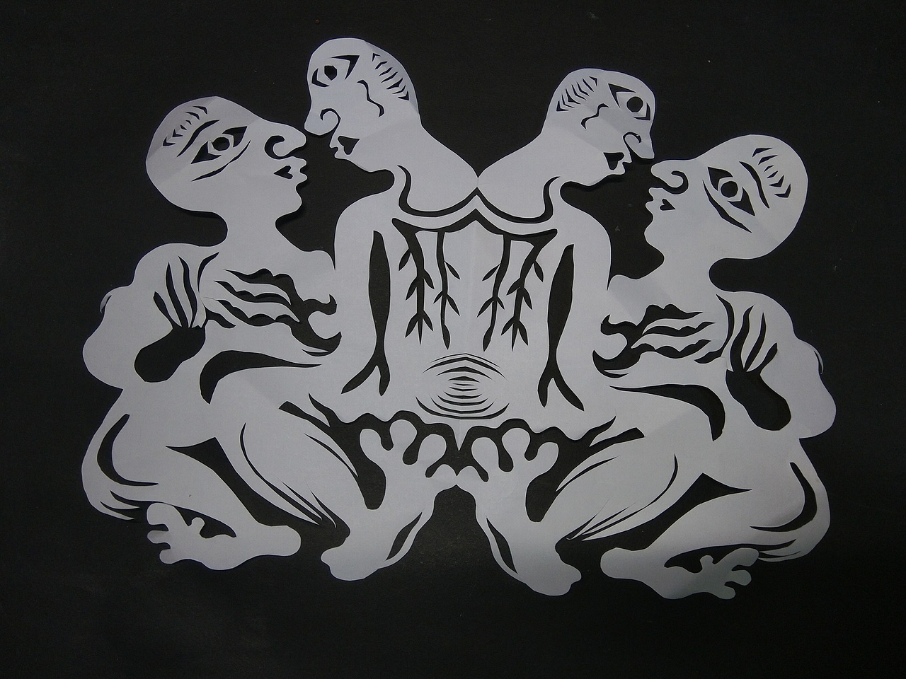 剪纸一人是比较描述的主题