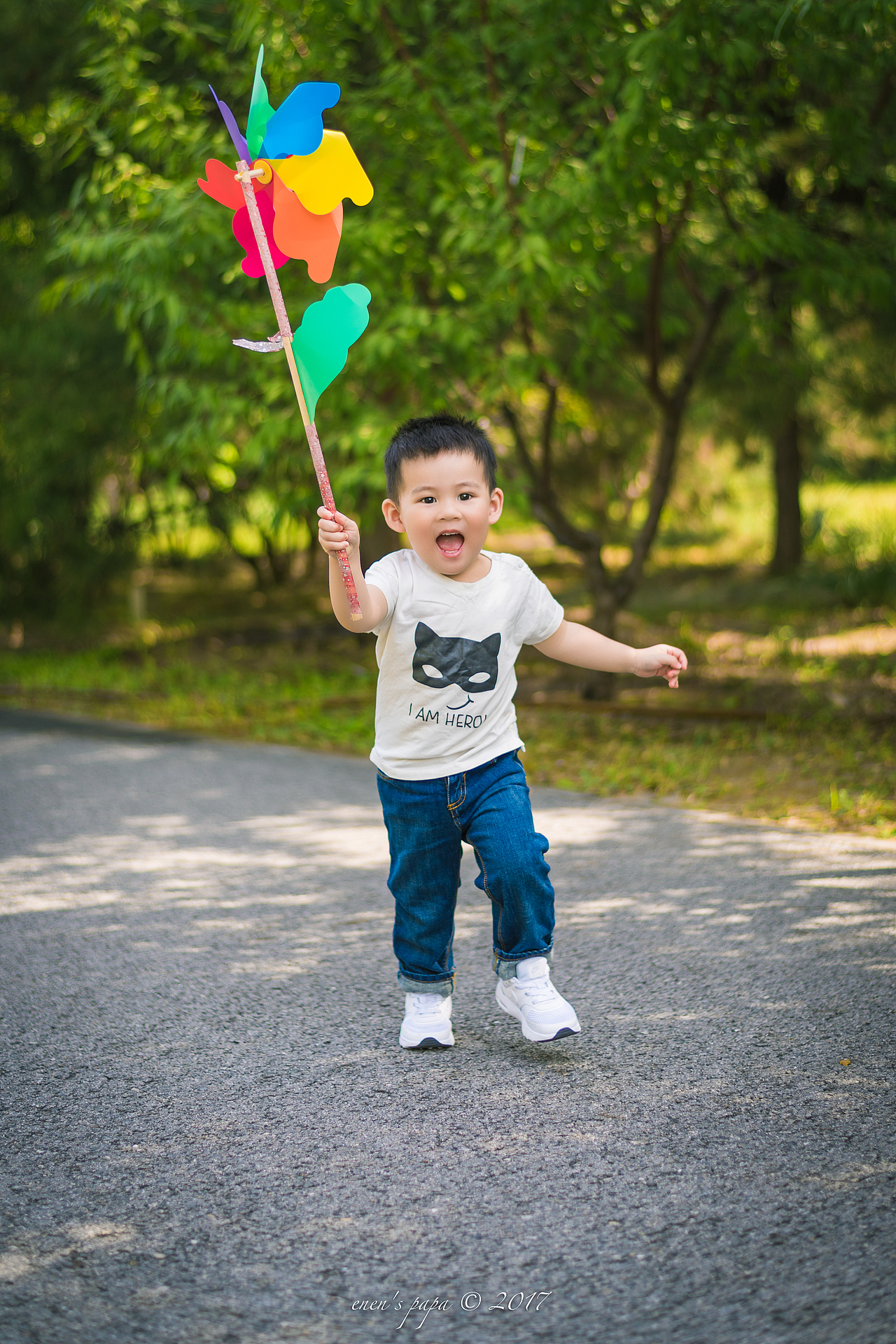 我有一双大大大大大大大眼睛（图ZOTI2OTAxNzY=） - 人像摄影 - 站酷设计师恩恩的老爸原创素材 - 站酷ZCOOL