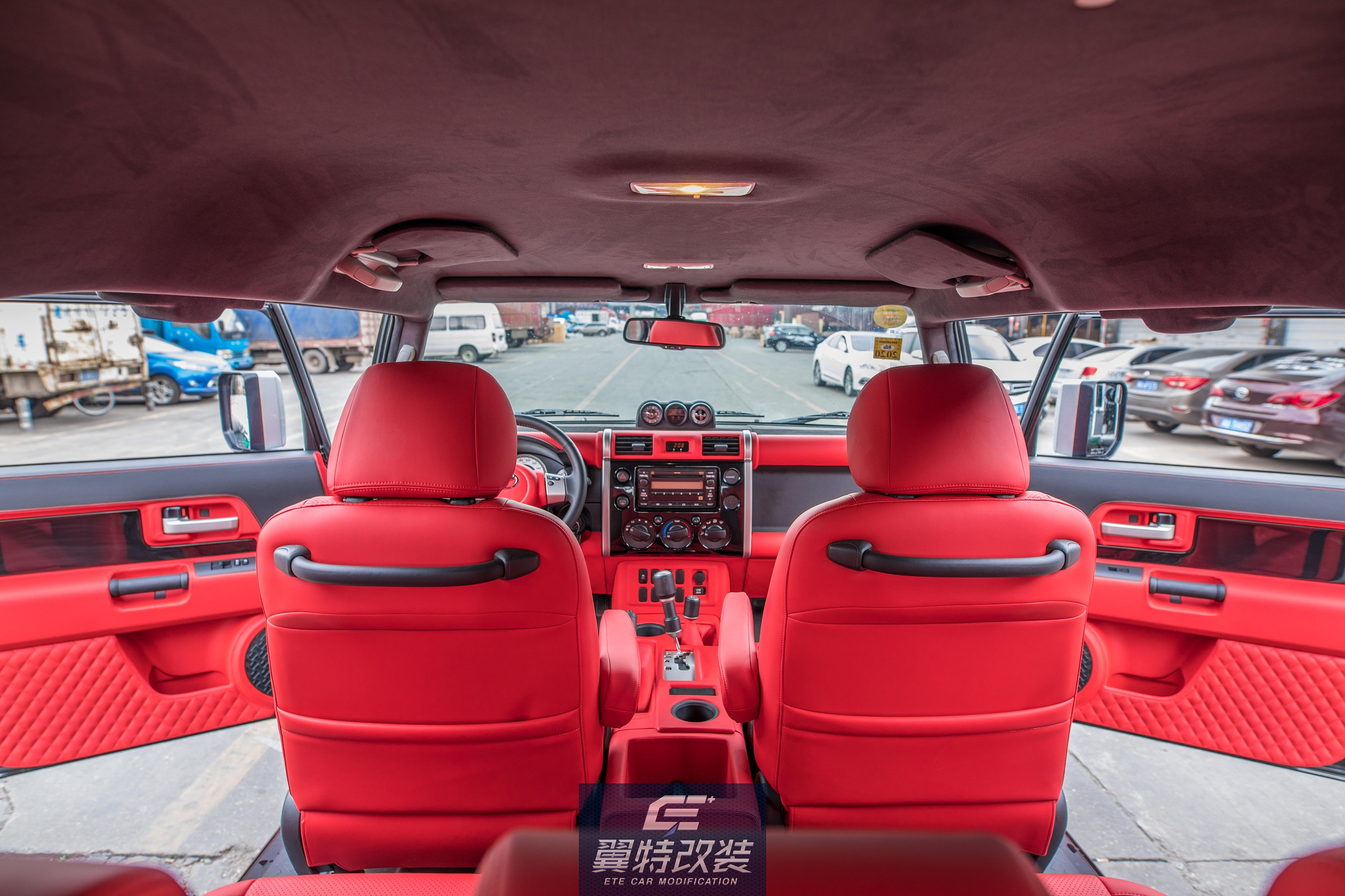 fj酷路泽红黑内饰|摄影|产品|易特改装 - 原创作品 - 站酷 (zcool)