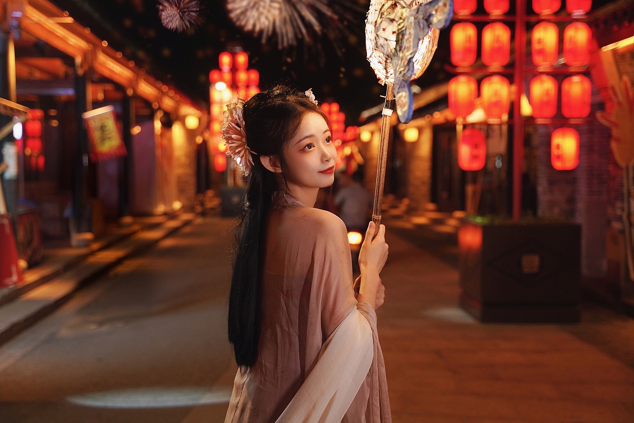 古镇汉服夜景《起舞霓桑》