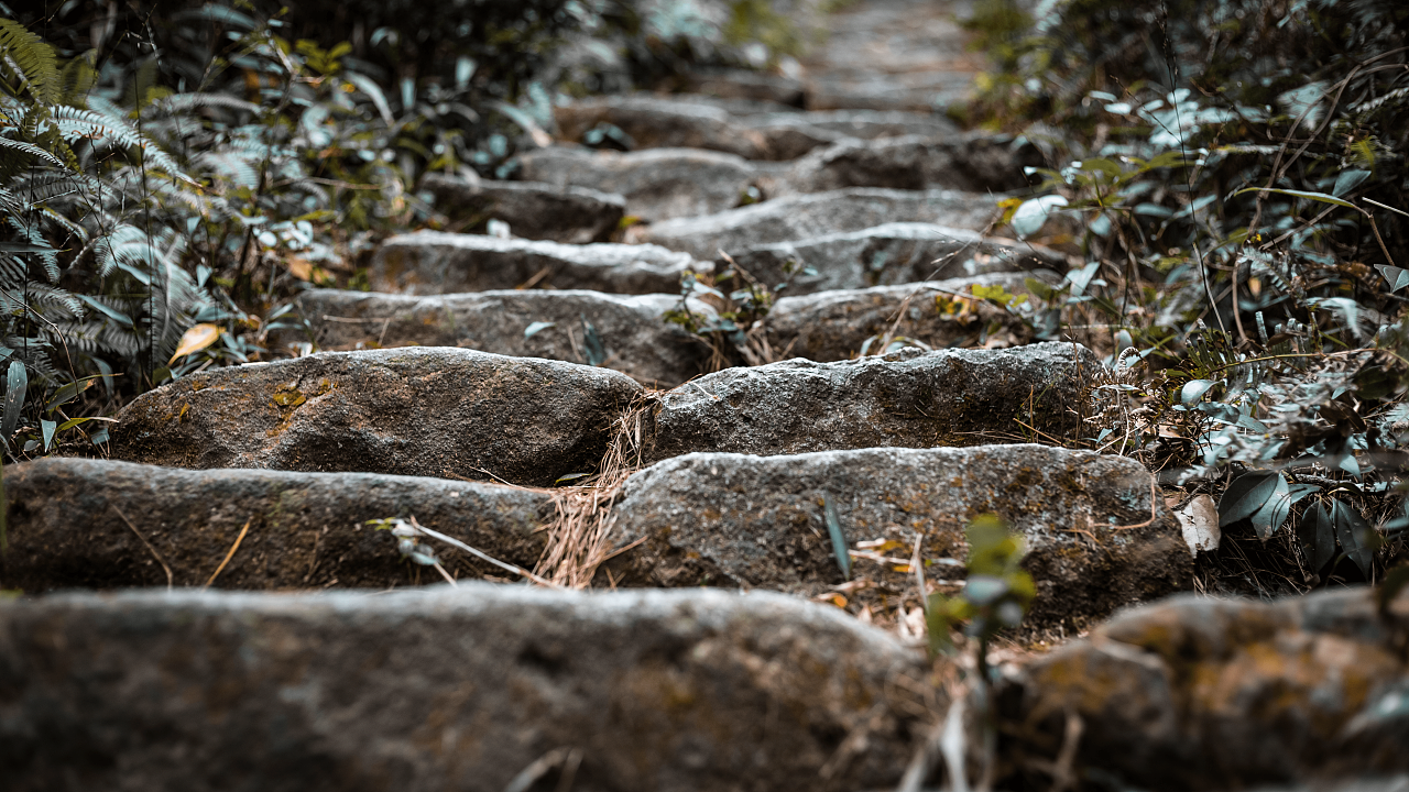 孤单的石阶 梦幻的城市