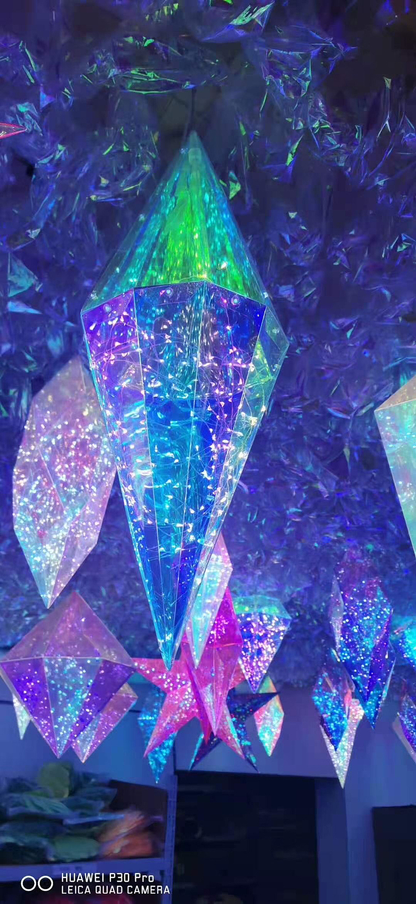 东麟炫彩🌈  吊装案例