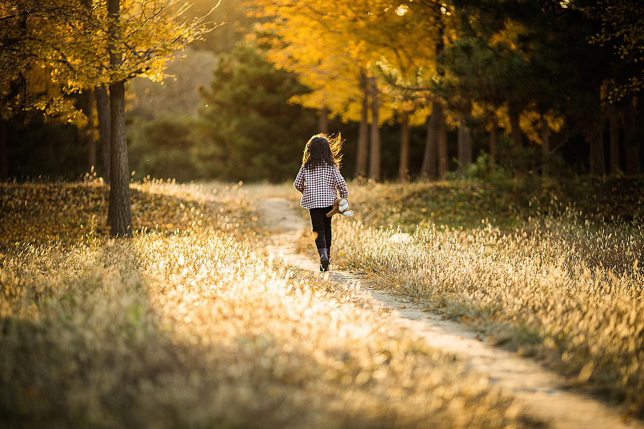 小七玥和她的小伙伴（图ZMTAwNDQ2NTQw） - 人像摄影 - 站酷设计师zimo子漠原创素材 - 站酷ZCOOL