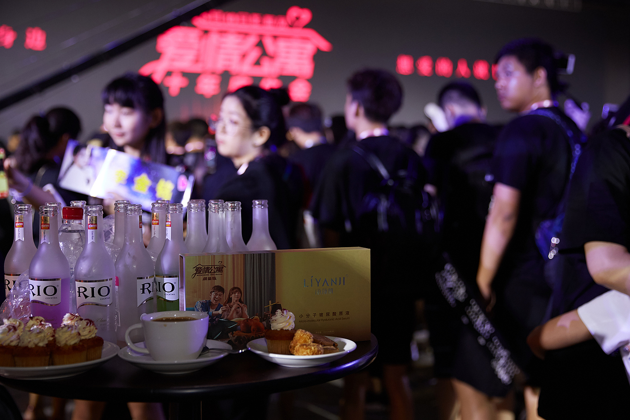 爱情公寓电影版首映现场发布会 By:Kenro（图ZMTI0NDU5NTM2） - 人像摄影 - 站酷设计师丽颜肌liyanji原创素材 - 站酷ZCOOL