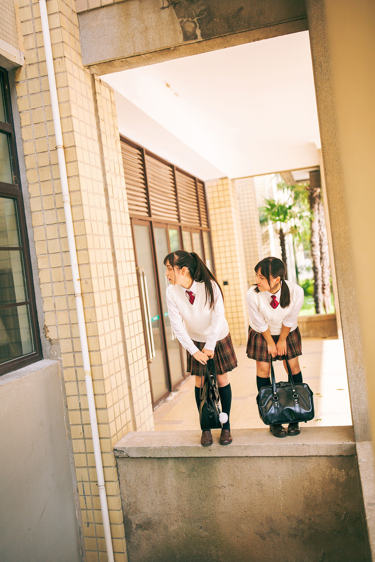 闺蜜（图ZMTMyNDU4MDY4） - 人像摄影 - 站酷设计师小p同学ai原创素材 - 站酷ZCOOL