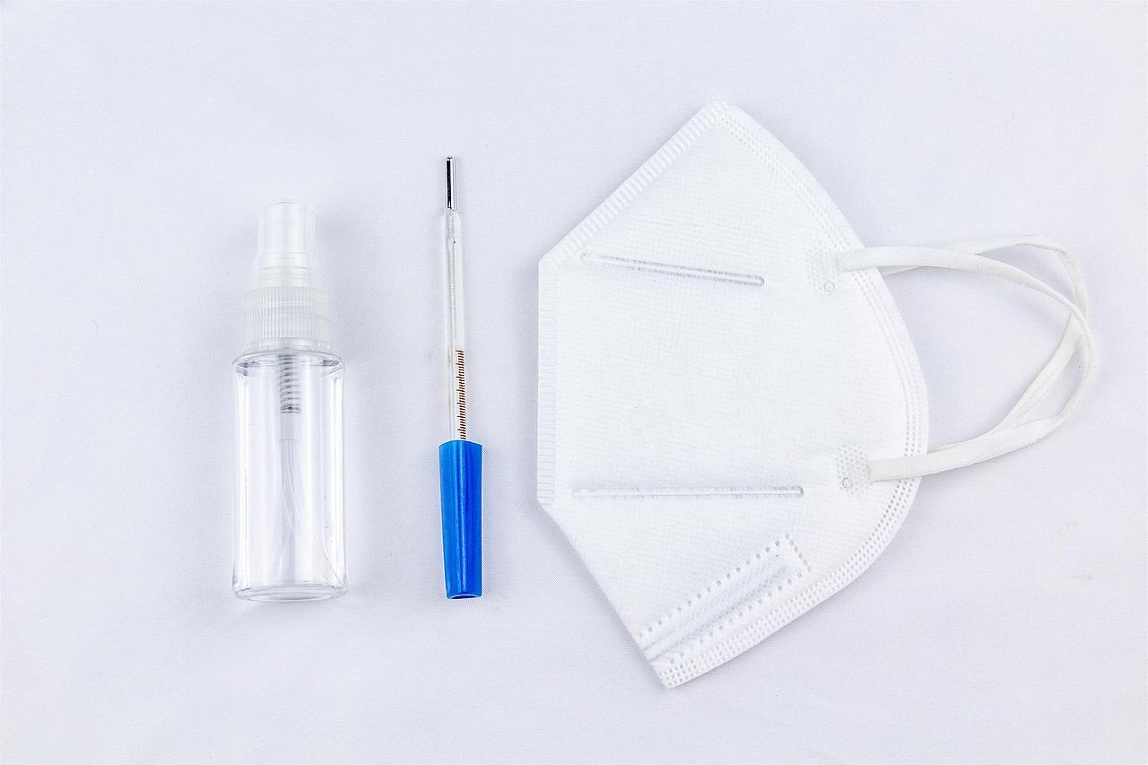 疫情期间,注意安全,出门要戴口罩哦!