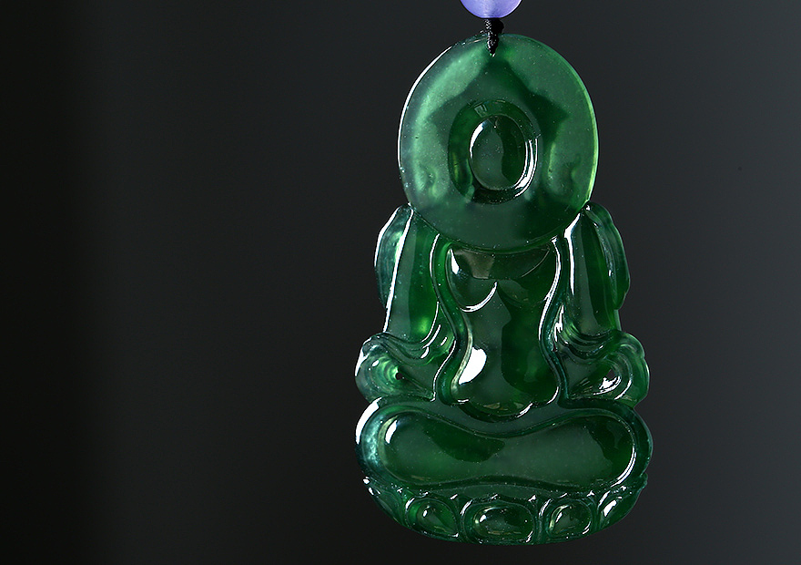 高端翡翠 锐光大师作品——满绿渡母观音