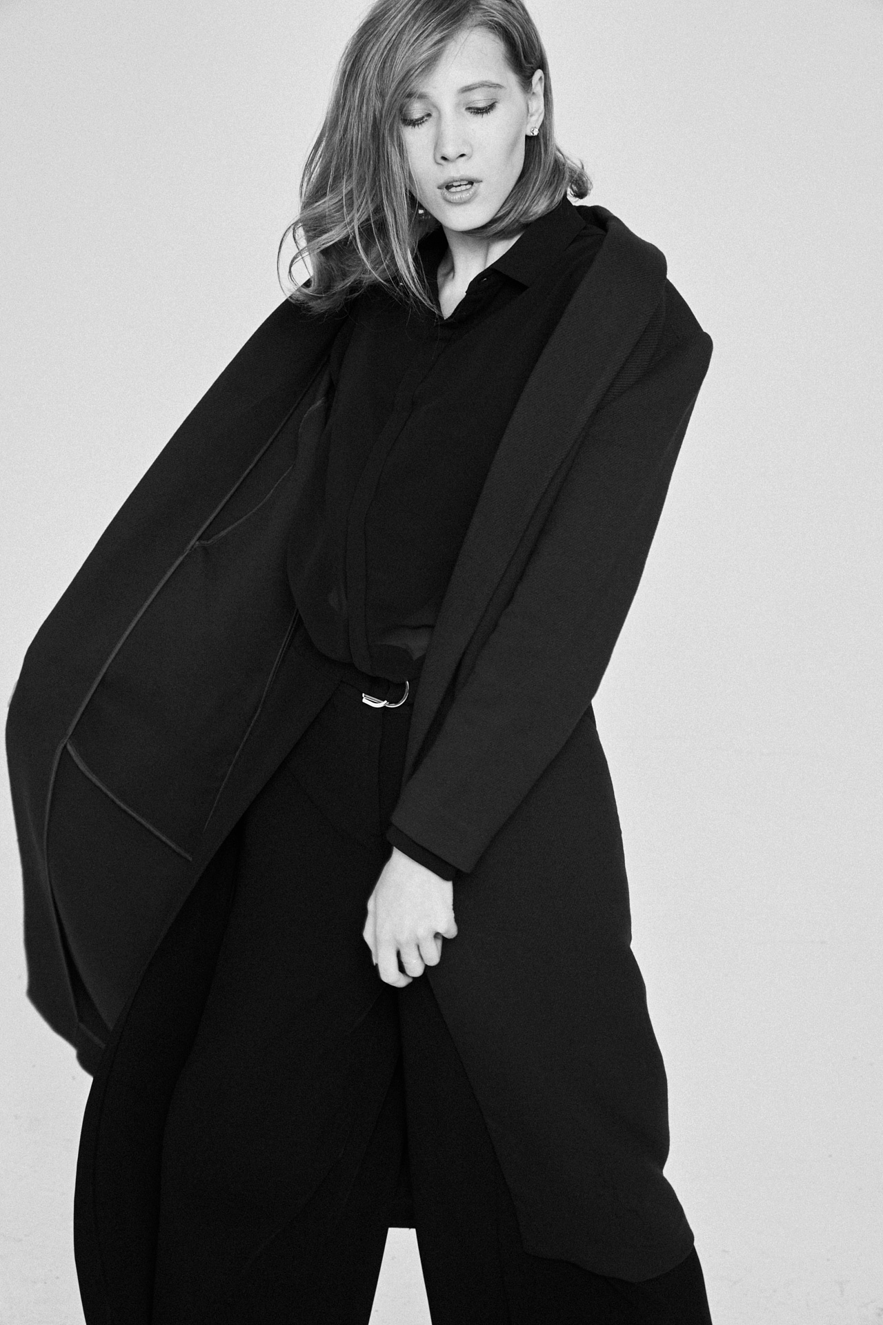 凡尘视界商业摄影 时尚女装 黑白色调服装样片