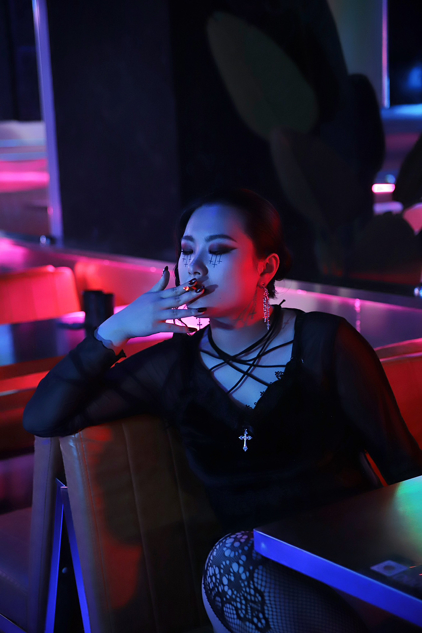 < 亢奋|Euphoria > Kate