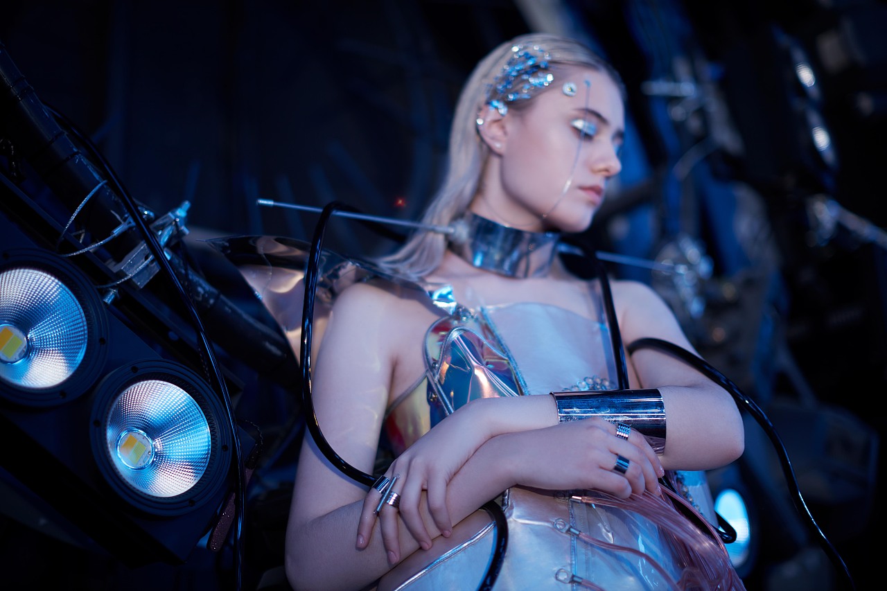 yzoungstudio赛博朋克2050当人工智能被神化