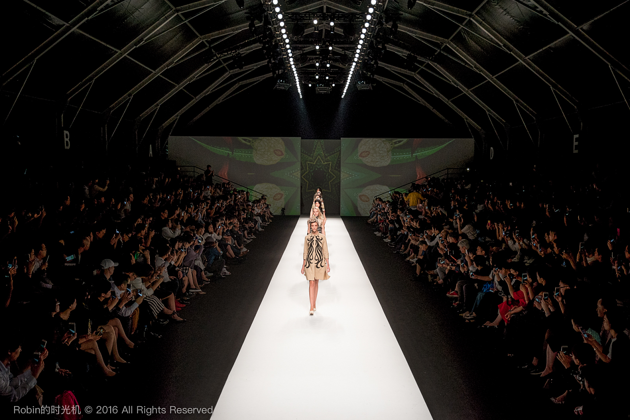 秀场直击 | 2017上海时装周ss品牌秀之tina gia模特返场