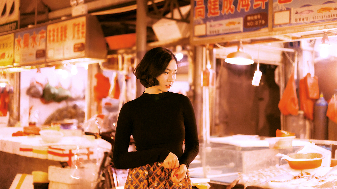 越美丽的东西我越不可碰。