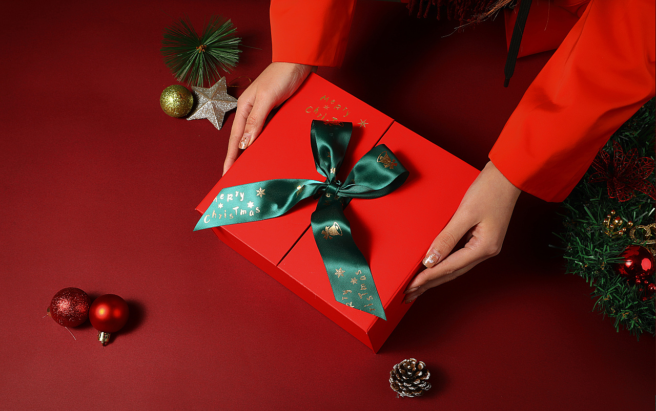 圣诞礼盒_圣诞礼盒 圣诞酒店装饰摆件蝴蝶结正方形纸盒子 - 阿里巴巴