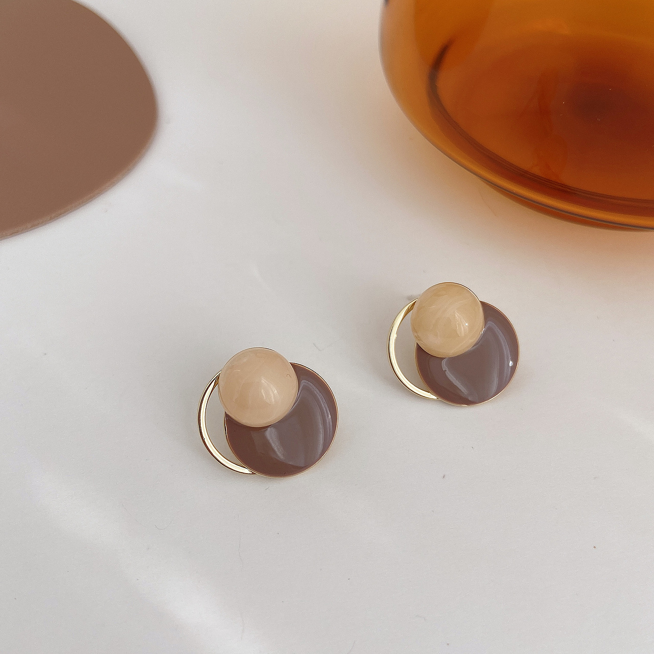 ins风冷淡风耳饰耳环场景图拍摄 合金 银饰品模特拍摄（图ZMjUzNDQyNTI4） - 产品摄影 - 站酷设计师何以朱颜原创素材 - 站酷ZCOOL