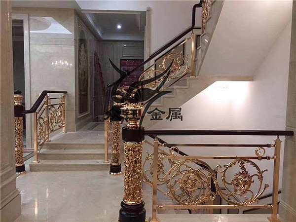 火遍神州大地的经典奢华纯铜雕刻楼梯护栏