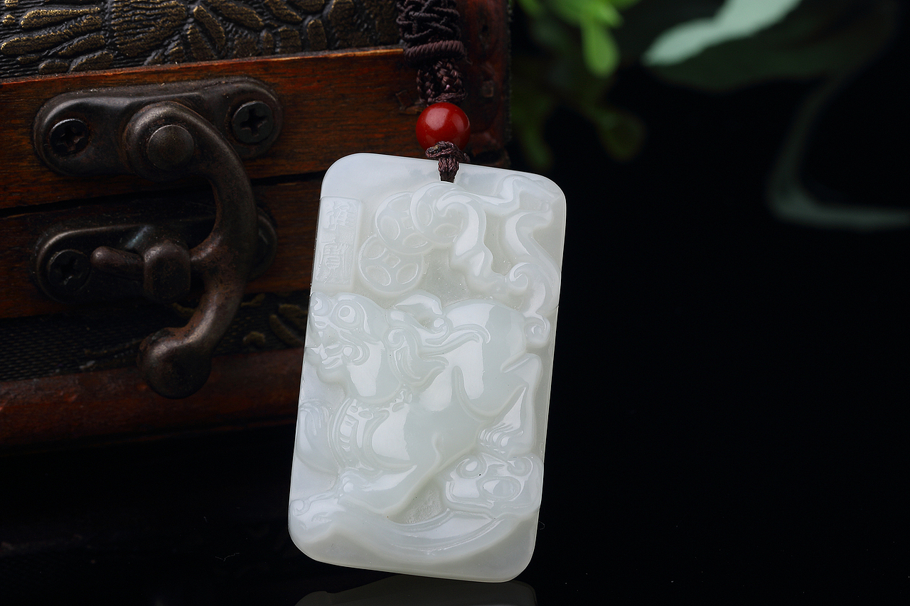 商业摄影珠宝翡翠场景拍摄（图ZMTk5MDcwNjg4） - 产品摄影 - 站酷设计师商业摄影师陈剑波原创素材 - 站酷ZCOOL