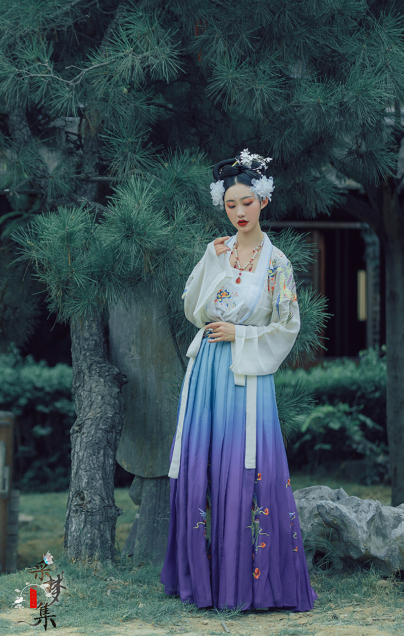 菡淆儿作品 汉服设计 《嘻嘻鱼》（图ZMTgxMTczNTg0） - 其他服装 - 站酷设计师菡淆儿原创素材 - 站酷ZCOOL