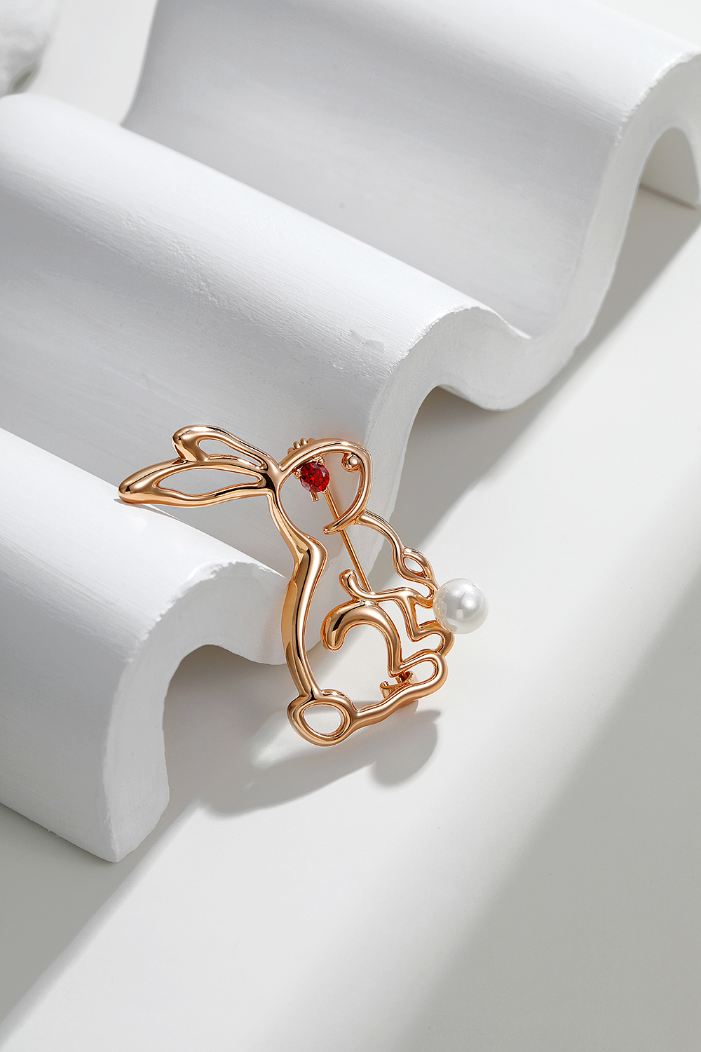 电商日常拍摄 简约场景 胸针 耳钉 项链 手链 戒指（图ZMjg1MzUzNTky） - 产品摄影 - 站酷设计师广州小韩原创素材 - 站酷ZCOOL