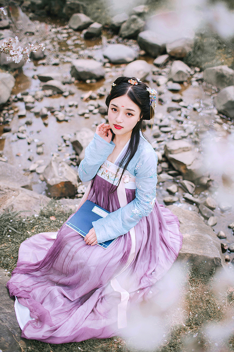 惆怅东栏一株雪