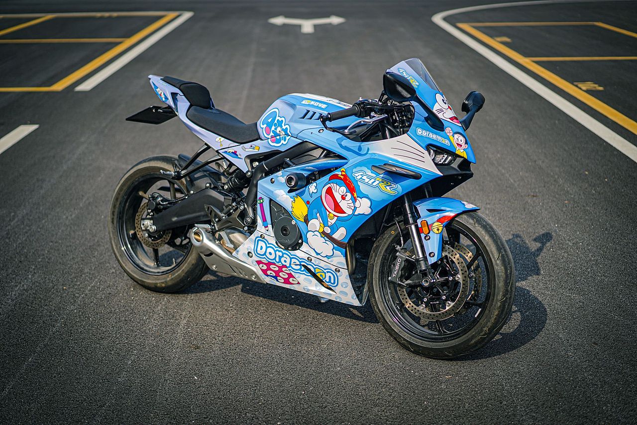 凯越机车450RR哆啦A梦定制涂装案例分享