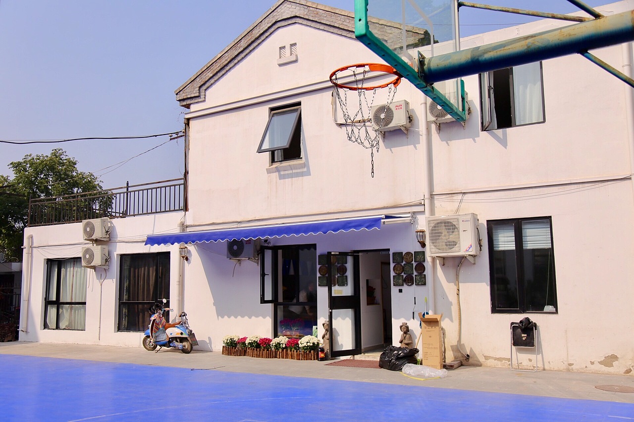 处女座的你别问我为什么写错字,告诉你吧,因为篮球场是蓝色的,怎样!