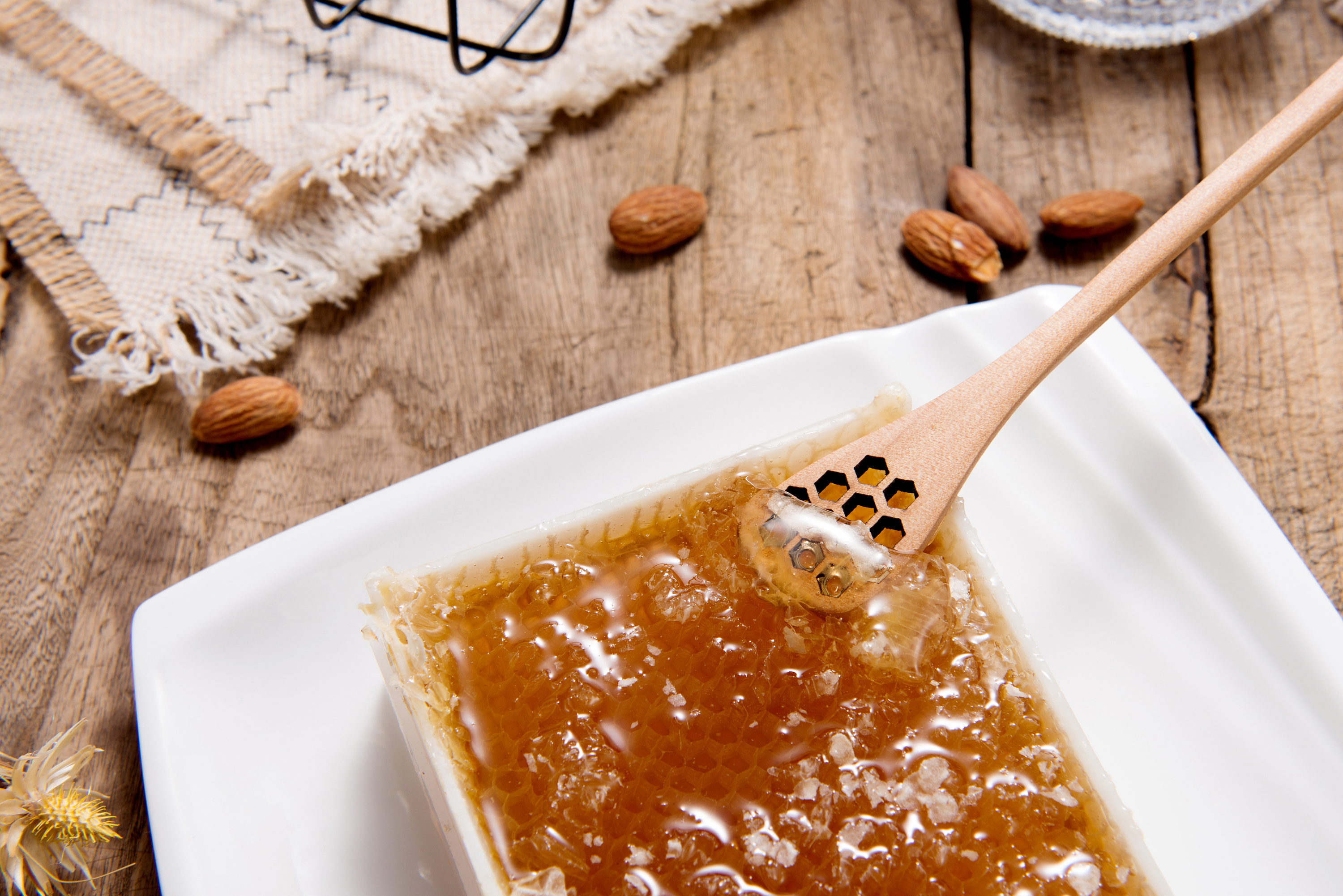 蜂蜜蜂巢甜点拍摄美食食品摄影静物产品拍摄菜谱拍照