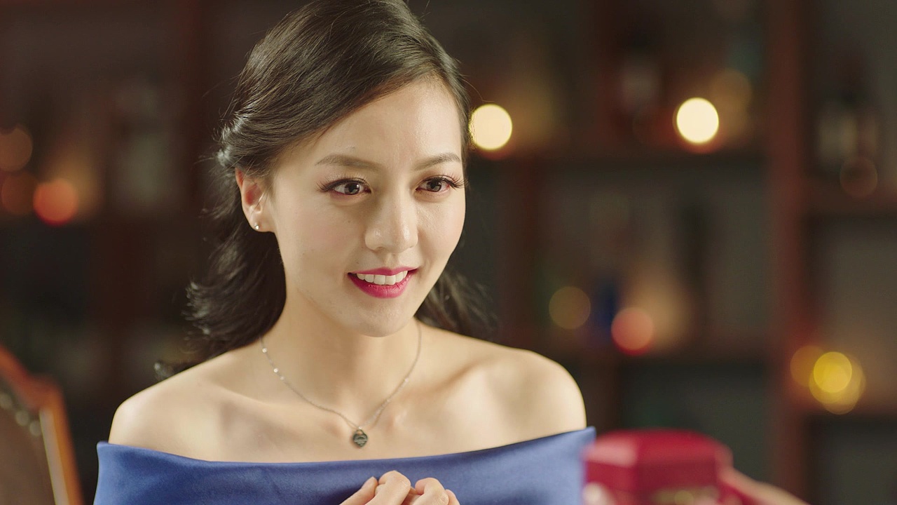 微软-预装微软Office的平板电脑广告