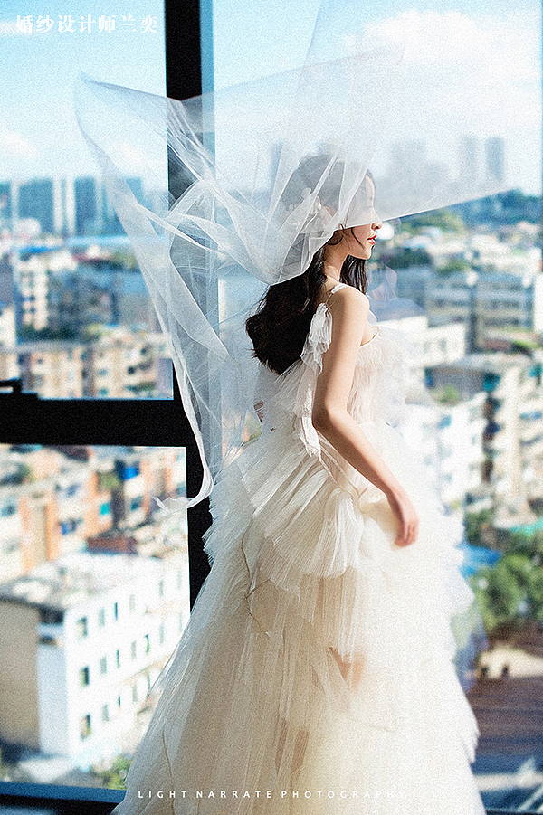 一件非常少女心的婚纱