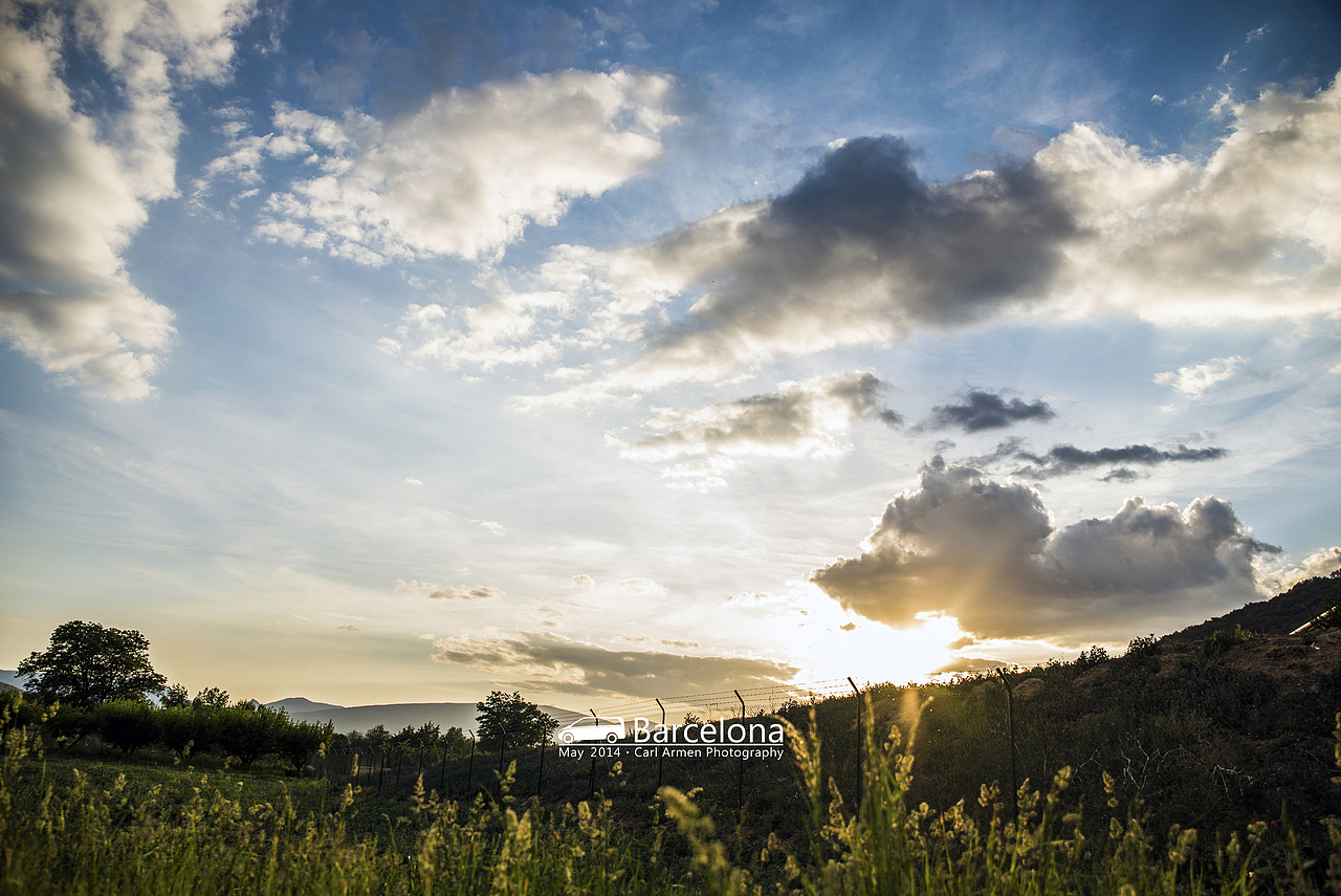 傍晚离开安道尔，驱车回巴塞罗那的路上，美到窒息的夕阳。