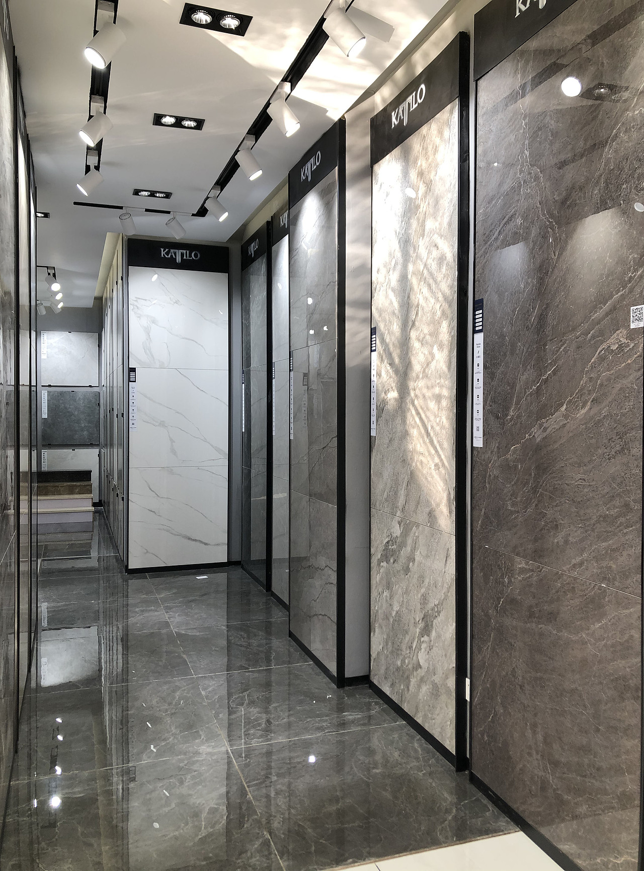 卡帝朗陶瓷-宁乡县黄材镇店