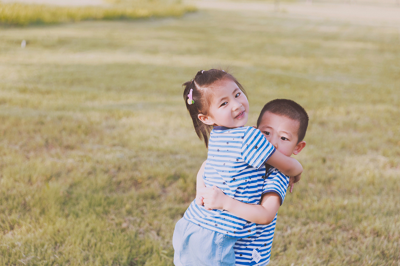 又见哈里和笑笑