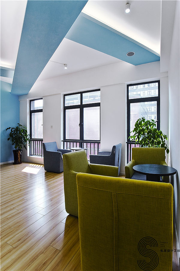 成都最好的商业空间设计，店铺设计专家，您身边最可靠的商铺设计公司，高端不贵喔！成都知名度高的商铺设计专家私享设计工社