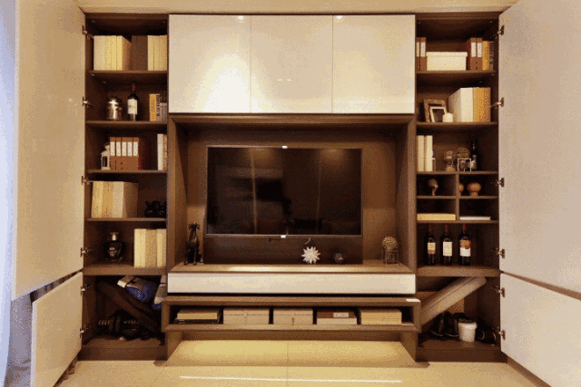 89㎡挤出小三房，电视墙装的太牛了，邻居看的直眼红！