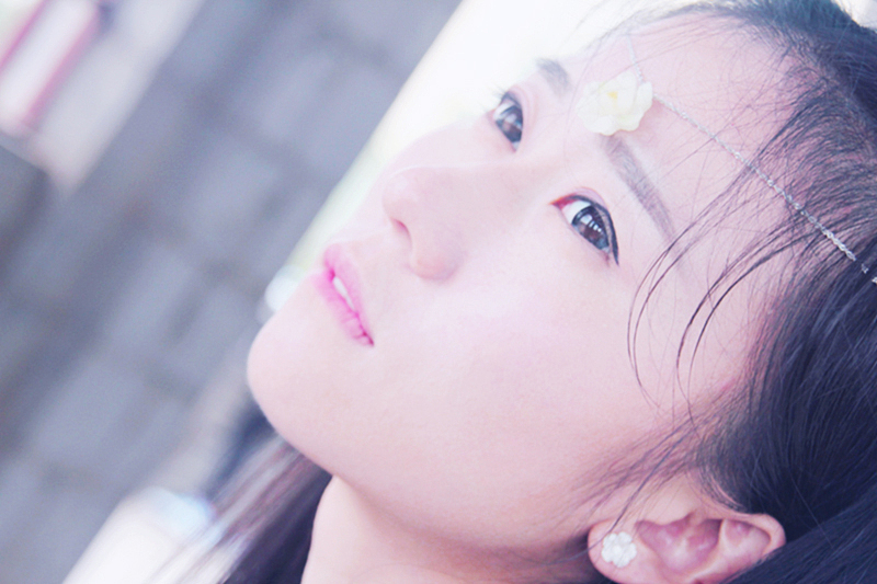 青旗沽酒趁梨花