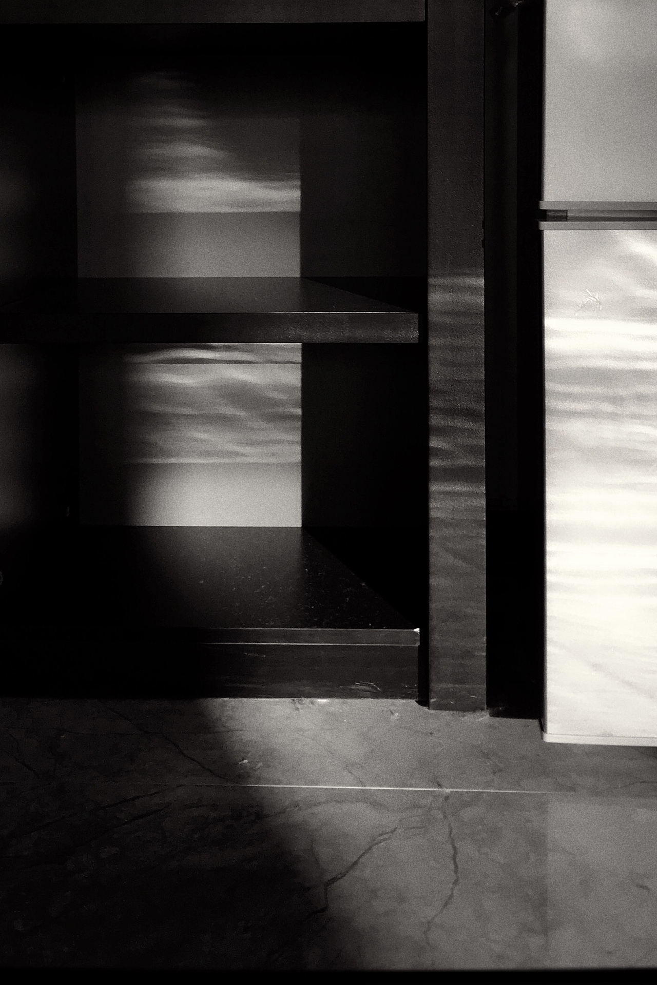 手機(jī)攝影|抽離了紛繁色彩，一瞬即是永恒（圖ZMjQyMDg4OTY0） - 人文/紀(jì)實(shí)攝影 - 站酷設(shè)計(jì)師Z自由女神原創(chuàng)素材 - 站酷ZCOOL