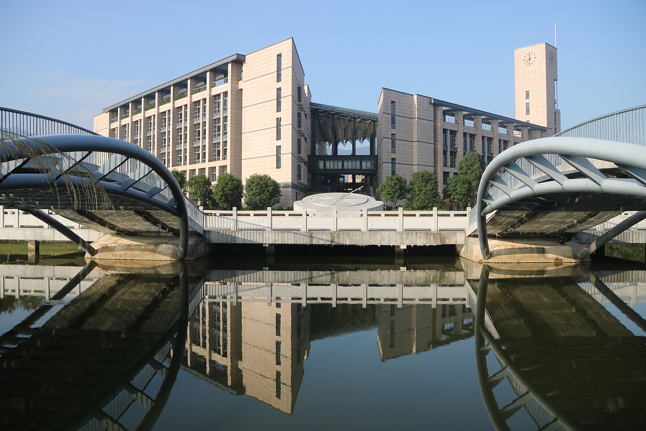 福州大学-图书馆  原图