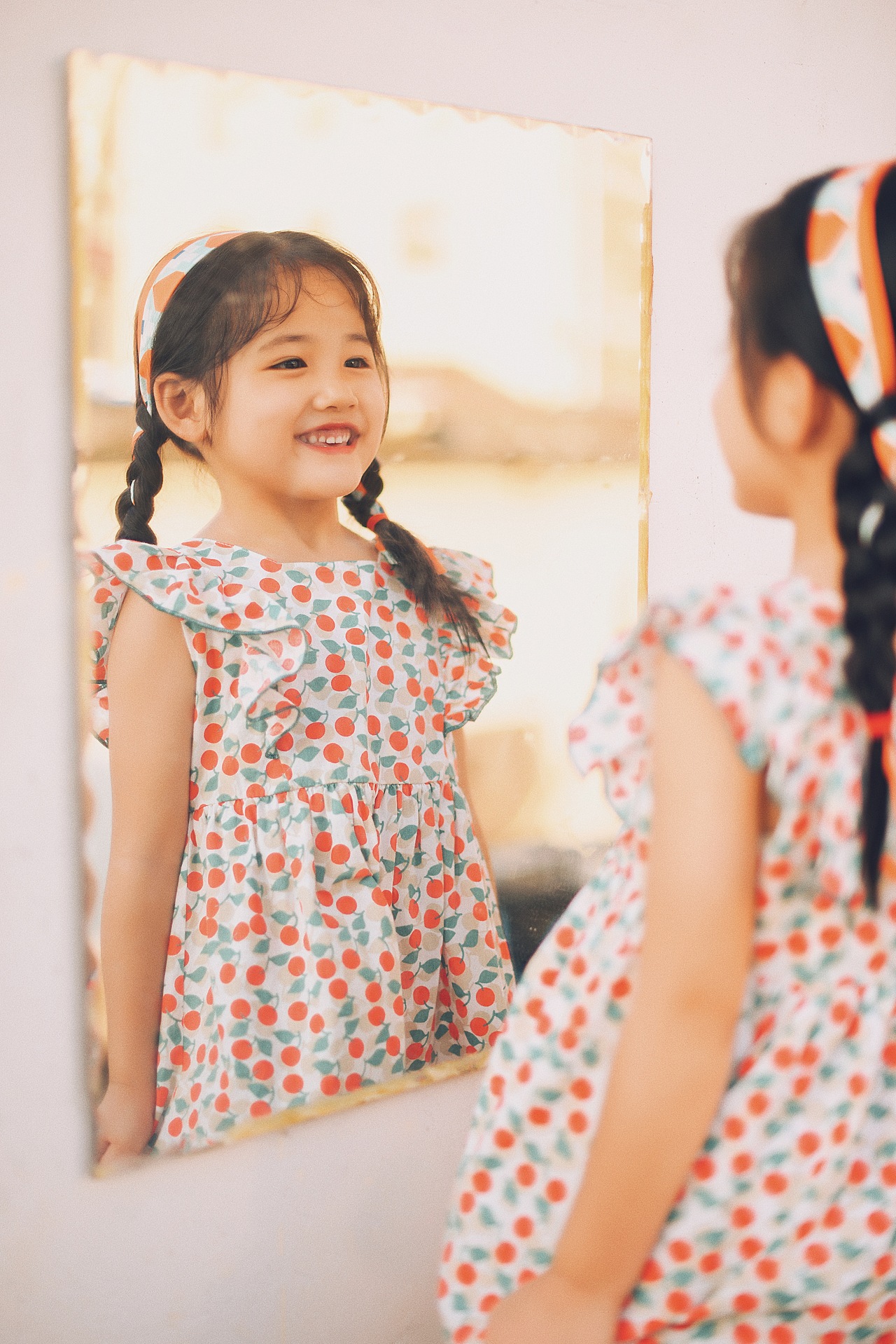 港风小可爱（图ZMjY5NTc1NzI0） - 人像摄影 - 站酷设计师简曦_Y2原创素材 - 站酷ZCOOL